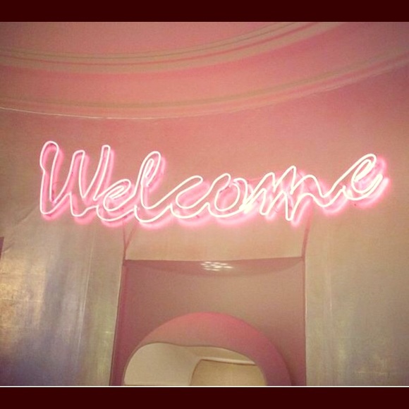 Meet your Posher, Angelica 🥰 - Picture 1 of 2